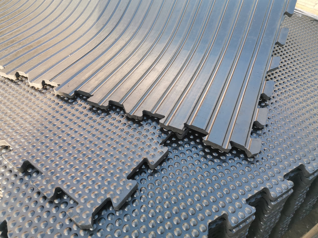 Puzzle Stallmatten 12 mm – rutschfeste Gummimatten für Pferde & Stall